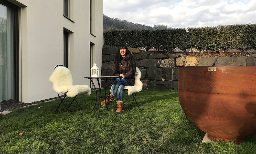 fashionpaper_ch's tweet photo. #Gewinne 1 #Feuercube Pro 70 ๐
Der #Feuerring von #eldur #GardenFire im #Wintertest ๐ฅ
#Wettbewerb auf #Fashionpaper lesen: https://t.co/J8OAuzCNzG
#gewinnspiel #Garten #Grill #Lagerfeuer #RamonaBonbizin #Swissinfluencer #Testbericht #einbrennen #eldurfire #grillsaison #test https://t.co/U0tq2dRj88