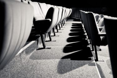 La fonction émancipatrice des #arts et de la #culture est essentielle. Ceux qui la promeuvent et la servent ne le sont pas moins ! La ligue de l’enseignement souhaite une "réouverture maîtrisée" des salles dès janvier #COVID19 #crisesanitaire
bit.ly/2KL3O9z