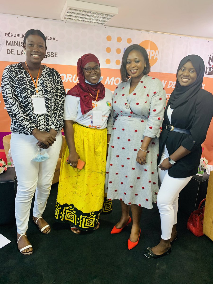 sylviediack's tweet photo. J2 et dernier jour du grand forum de passage à l'échelle du concept "New deal" en route vers des d'activités de concrétisation @Paroleaujeunes @nenefatoumatall @petitpmn @aicha_manga @mabinguengom1  #Touchespasàmasœeur #Ccakolda https://t.co/AmpOyxwNMN