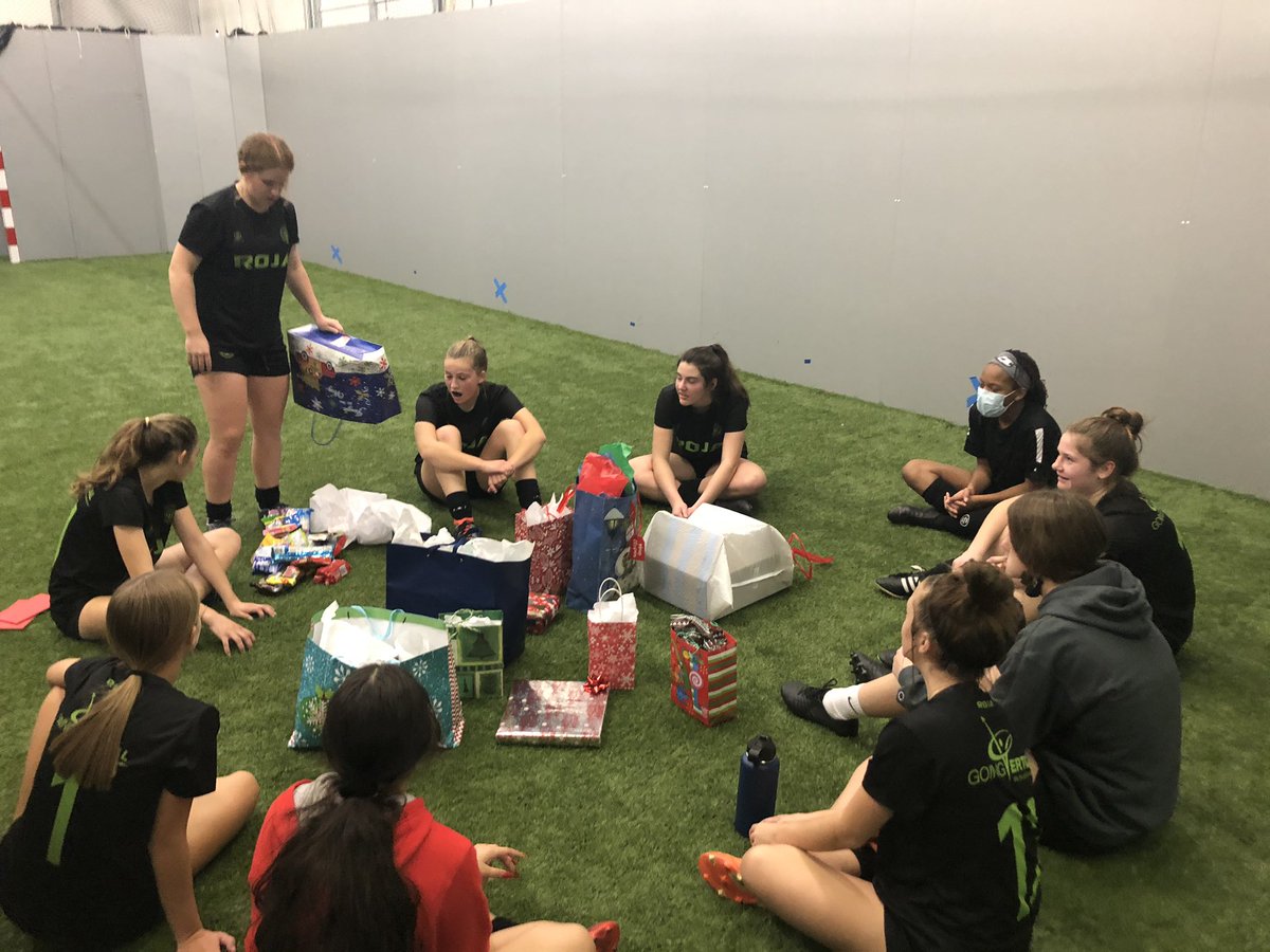 RhodesPhillip's tweet photo. A lil hard work followed by Christmas gift exchange and teenage chatter. The conversations we have are just hilarious these girls are a riot!!! #roja06 #familyfirst #funtimes https://t.co/npvi73Snce
