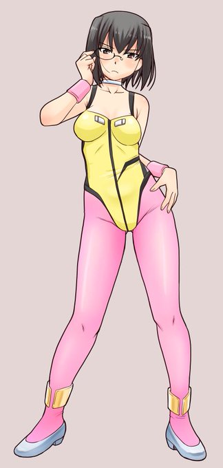 「ダンガイオー三人娘の年少短髪の名前はランバ・ノム」というグフに乗ってそうな名前を覚えるために着てみる桃ちゃん。 