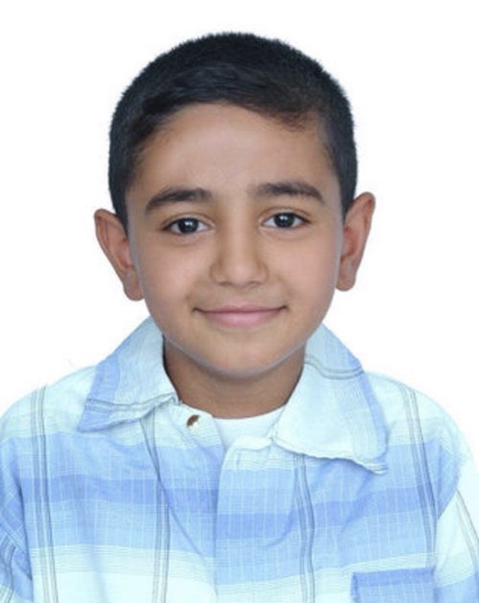GiacomoPossamai's tweet photo. Lui è Ali Kinani, 9 anni. Ucciso con un colpo alla testa nella macchina del padre dagli operativi della #Blackwater, che hanno ora ricevuto la grazia da #Trump. Avevano ignorato le istruzioni di rimanere nella Green Zone, iniziando a sparare alle macchine nel traffico di Baghdad. https://t.co/jRIVgPaFAB