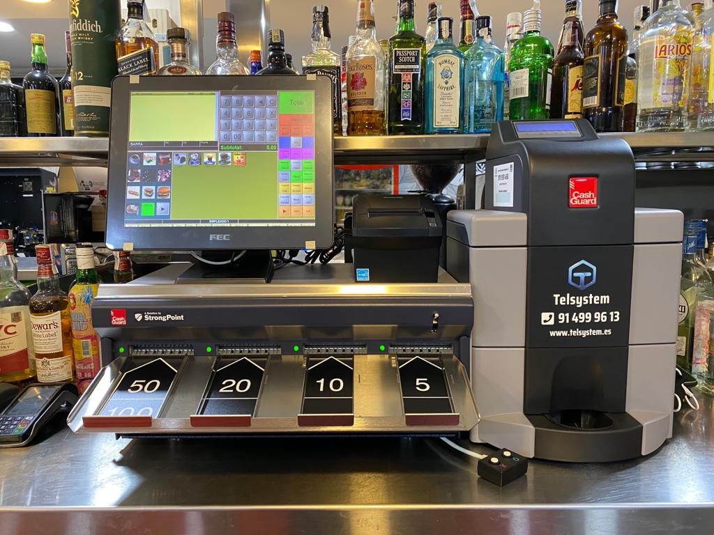 CashGuardSpain's tweet photo. Una parte del equipo #Telsystem, realizó este lunes en Toledo, la instalación de un sistema de gestión de efectivo #CashGuard Premium 4C, junto con un monitor de cocina, #comanderas Concord y el programa de ventas #BDPnet, en el Asador Los Rosales.
☎ 914999613
📱 600470088 https://t.co/vmz7K13BYT