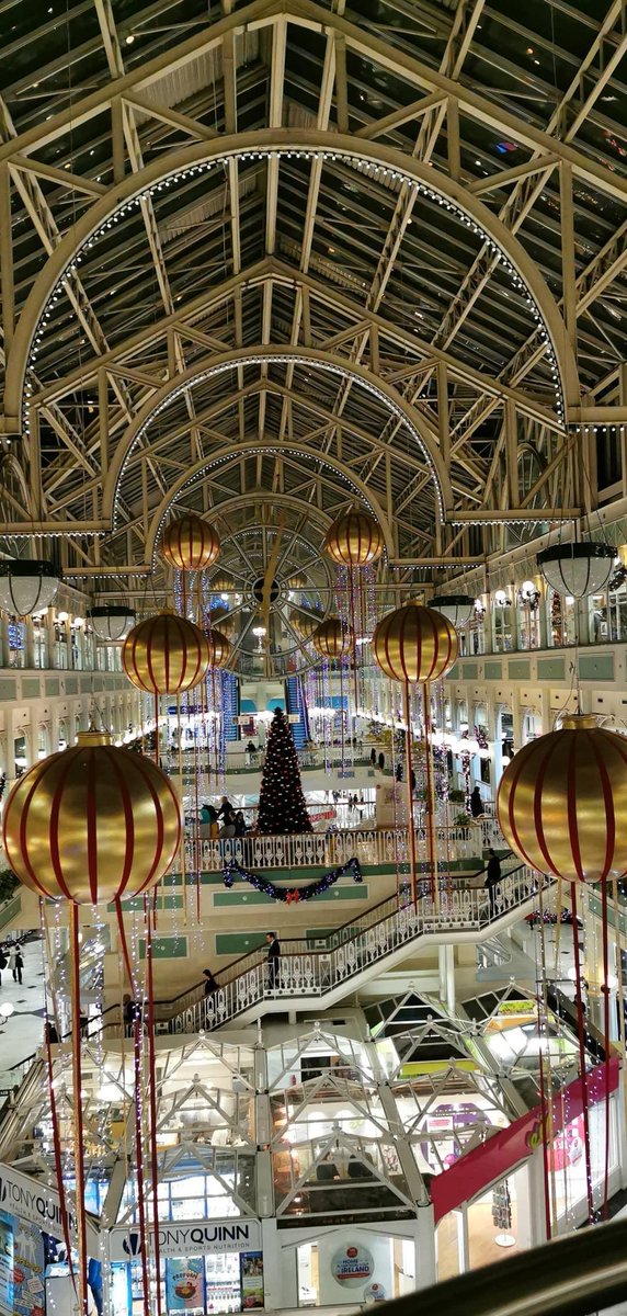 BatoolMarriyam's tweet photo. #Christmas #Decorations #WinterTime #InIreland #Inside #Dublin2 #Photography https://t.co/kP74oSa6PO