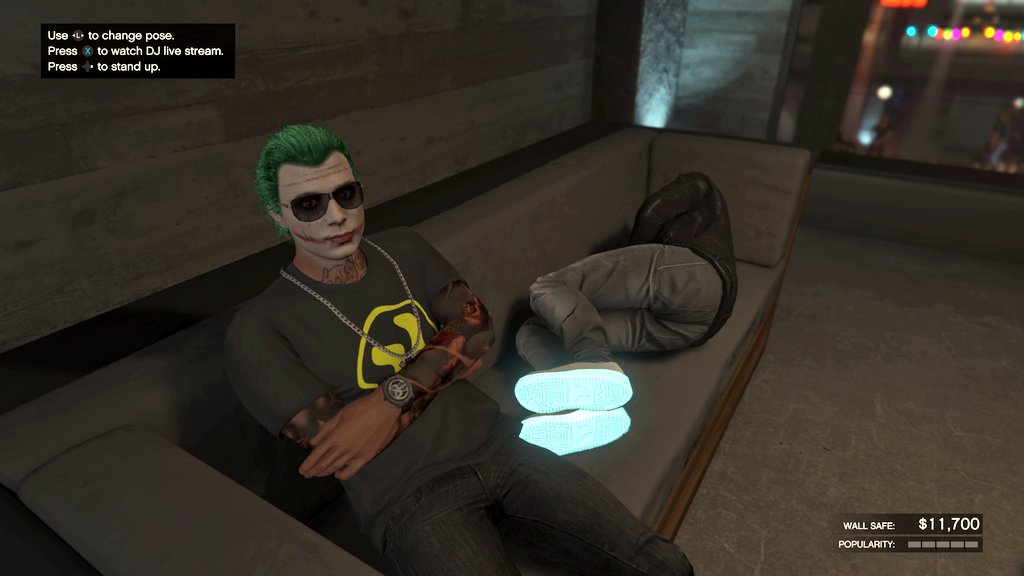 LUXORPM's tweet photo. Wakey Wakey Lazlow 🙈🤣😂 it's Christmas🎄
#RockstarGames #GTAOnline #LazlowJones #ClubOmega https://t.co/7OoALa4mxV