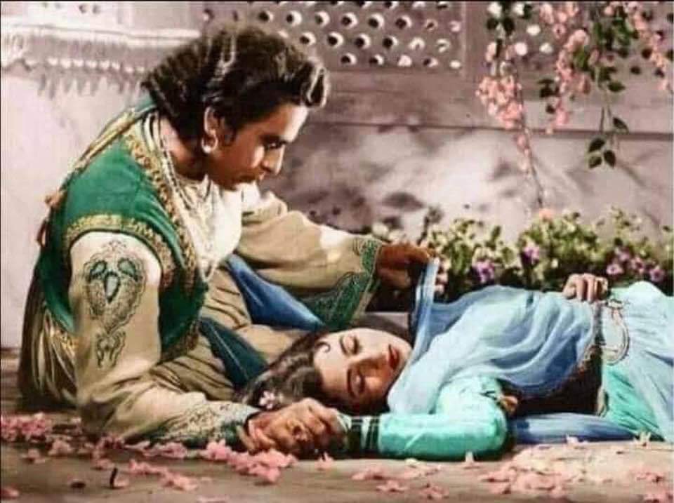 MirSohrab's tweet photo. اٹھو انار کلی، دو سال لگے مجھے
لیکن اب میں سیکھ گیا ہوں https://t.co/u4K4C8v5HV