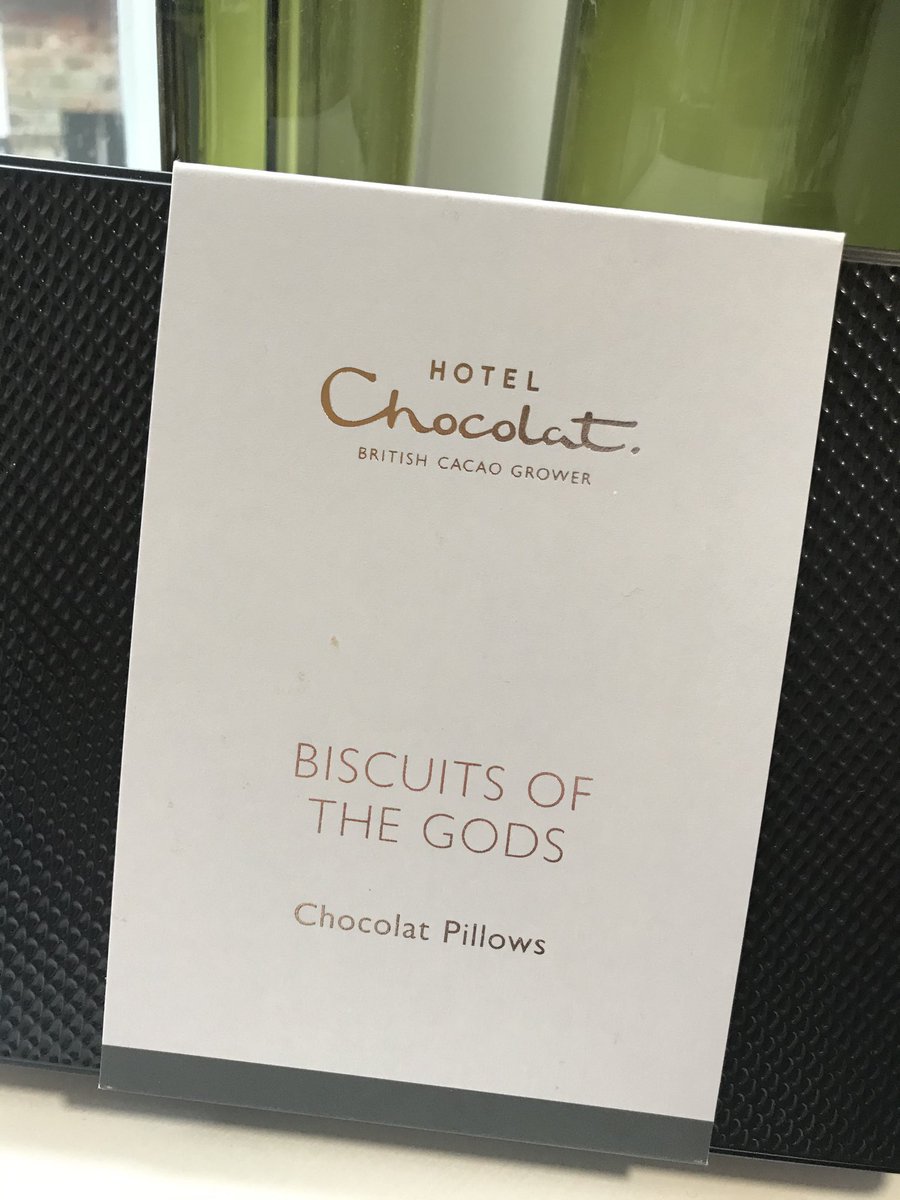 kerriepalmermac's tweet photo. Somebody stop me!!! #biscuitsofthegods by ⁦@HotelChocolat⁩ OMG https://t.co/rOdqOFcPVR