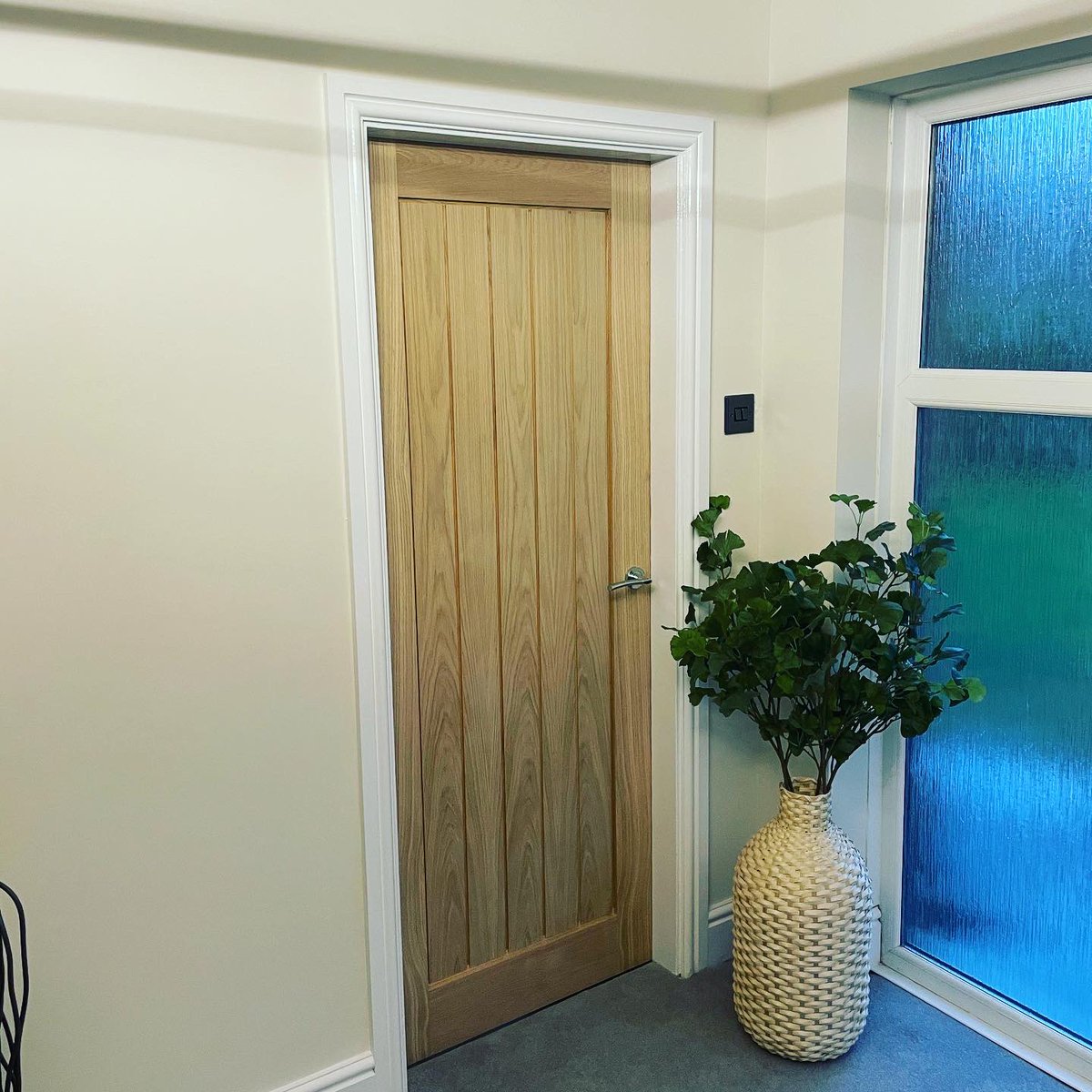 JwaBuilding's tweet image. Spent today at @cherryholt_house fitting these @howdens Genoa oak fire doors, almost it from us this year, just a couple of bits to sort tomorrow. #howdens #oak #nottingham #jwa #genoa #doors #instadaily