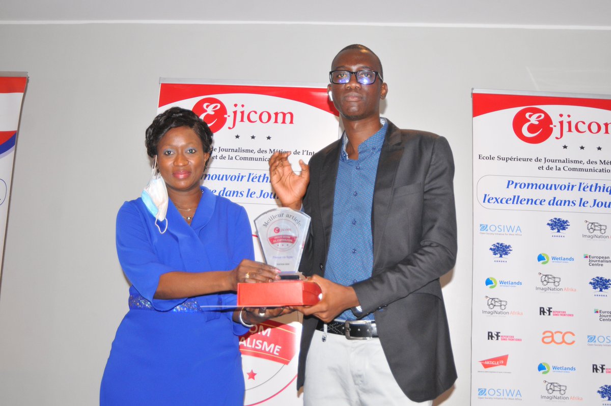 EEJmedias's tweet photo. @prixejicomdejournalisme @ejicomofficiel @LesReporterSn  
Catégorie Presse en ligne : Moussa Ngom (Maison des Reporters) 
*Prix récupéré par son confrère Souleymane Jules Ndiaye https://t.co/4IbSmvHIv1