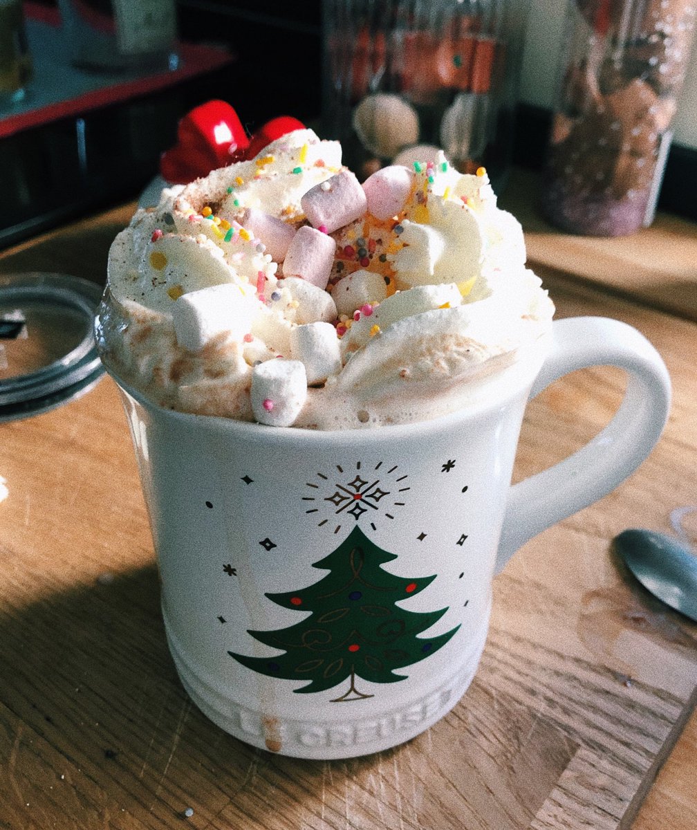 frankymaryjane's tweet photo. Christmas with @binkyskitchen 💕 https://t.co/rEryN0Kaev