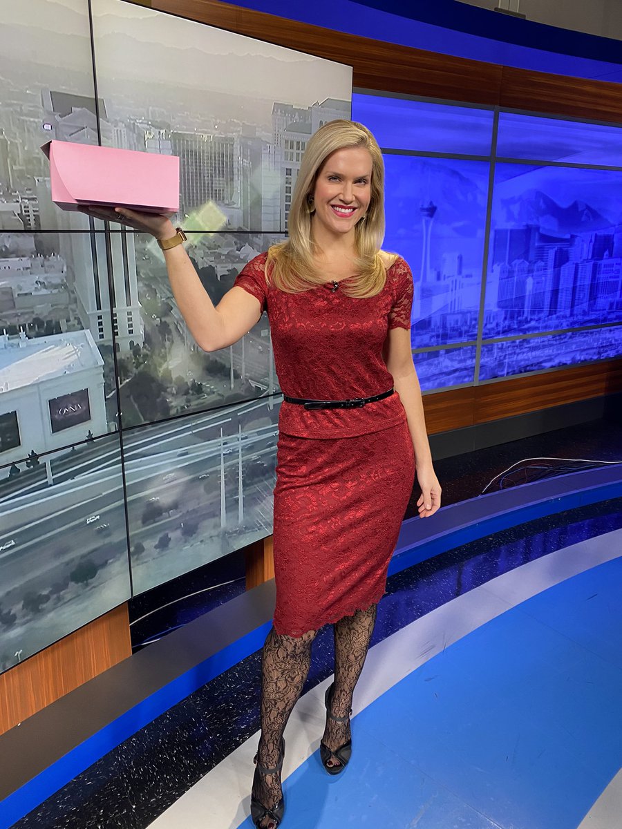 Donuts for delivery!!! Taller than the average Christmas Elf... but certainly feeling festive &amp; jolly on this 12/23. 🎅🎄

What’s your favorite holiday treat? <a href="/News3LV/">KSNV News 3 Las Vegas</a> <a href="/TheCWLasVegas/">The CW Las Vegas</a>