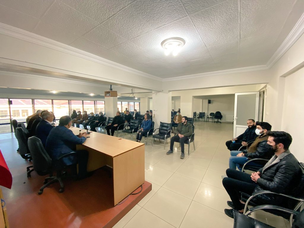 omerkatkay12's tweet photo. TBMM Plan ve Bütçe Komisyonu Başkanımız @_cevdetyilmaz,
Milletvekilimiz @FeyziBerdibek1, 
İl Başkanımız @hsaglar'ın,
Telekonferans yoluyla katılmış olduğu, İlk Yönetim Kurulu Toplantımızı Gerçekleştirdik. Hayırlara vesile olmasını Temenni Ederim. https://t.co/Eu40IufcN8