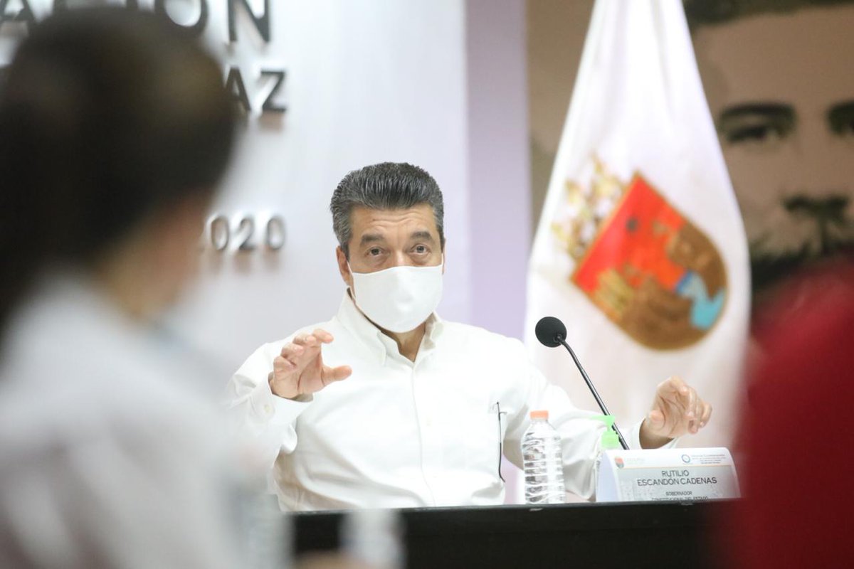 RutilioEscandon's tweet photo. El diseño de estrategias en las #MesasDeSeguridad garantizan la paz y justicia en el territorio chiapaneco. Hacemos de nuevo un llamado respetuoso y responsable a las y los alcaldes para que se sumen a las tareas de seguridad en sus municipios.

 ¡Por #ChiapasDeCorazón! https://t.co/hnjMt6nAYZ