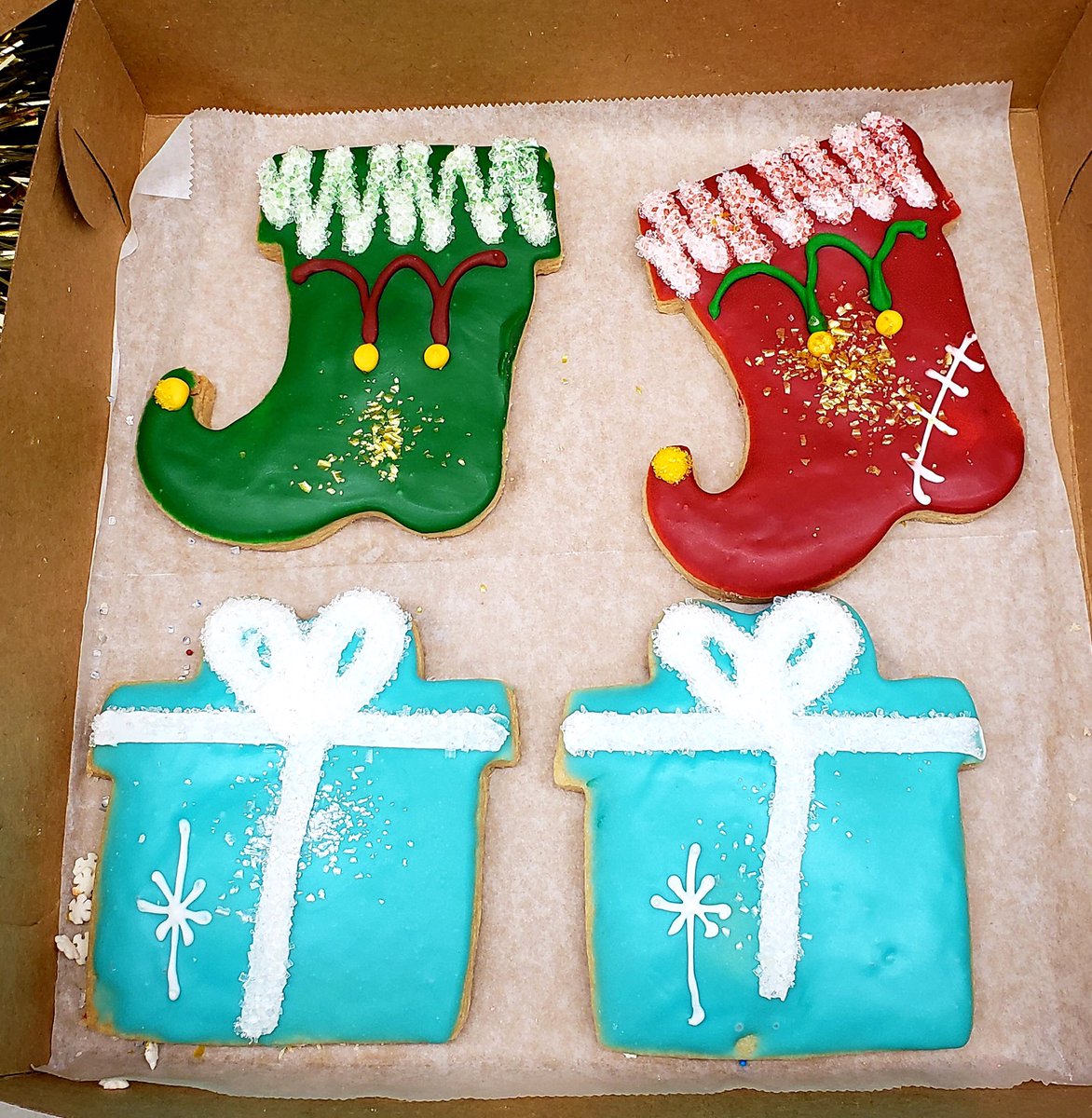 Lab in festive mood. Happy Holidays!