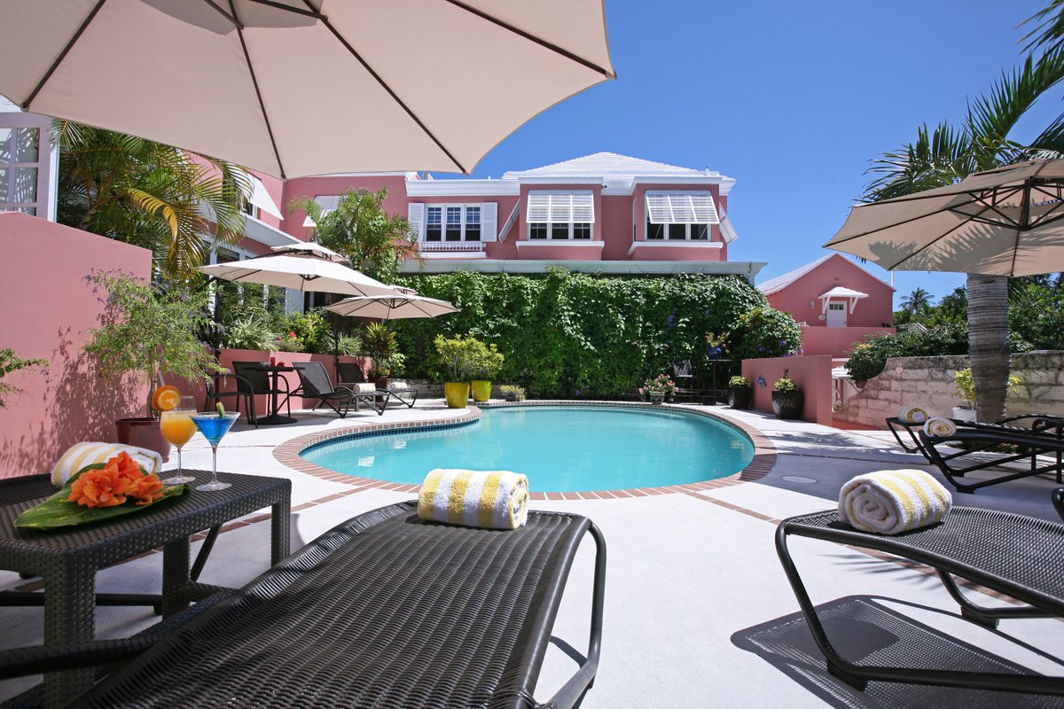 investBermuda's tweet photo. With the #WorkFromBermuda certificate, you can work in an environment with global connections & stay in luxury at @RoyalPalmsBda, which is now offering special rates for long-term stays. Don't miss out on our warm island & world-class business destination. https://t.co/PRka6ZidPu https://t.co/3pjnKJb0D4