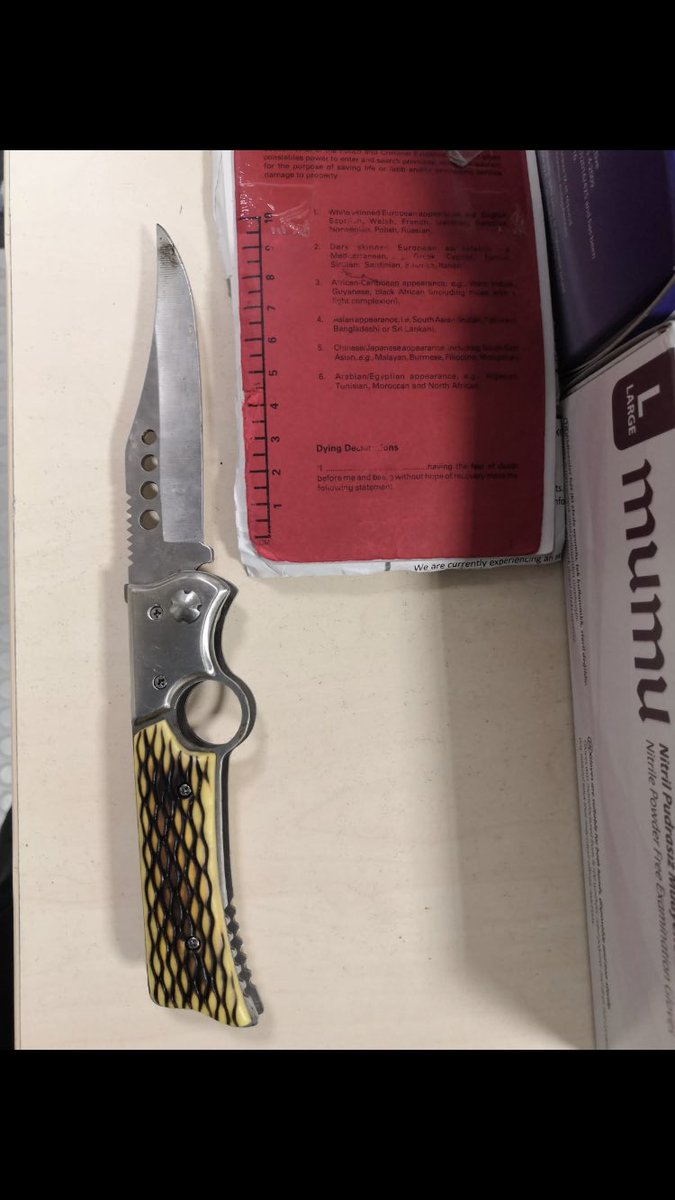 MetTaskforce's tweet photo. Vehicle stop on #WhistonRoad, E2 in @MPSHackney by TSG U53. 2 males stop and searched - found to have 2 knives (1 lock knife), £10,000 cash, a lot of Class A, B and C drugs and scales. Both arrested for Points and Blades and Supplying Class A/B/C drugs. #BadSanta ^ 5268U https://t.co/XKWs3m9TNh