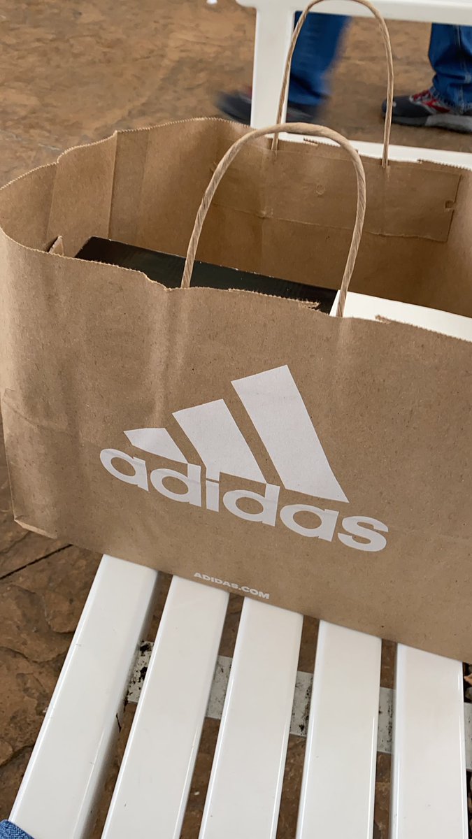 Cali_Fat_Cat's tweet photo. @Allentown615 store loos great. Did my part for 2020. #3stripelife https://t.co/ydQf41sfxU