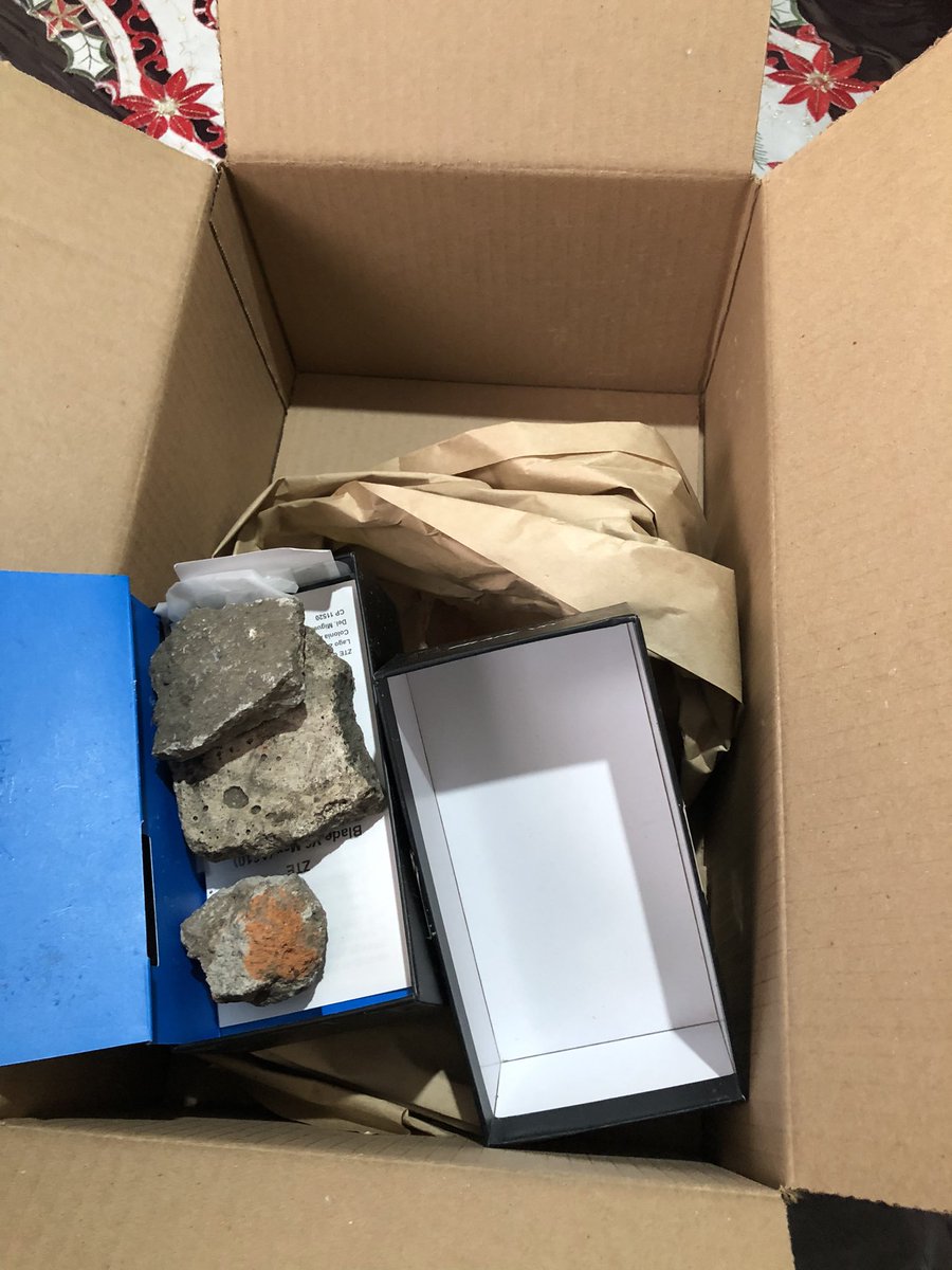 kfre2002's tweet photo. @ML_Mexico no puede ser posible este tipo de entregas, que te llegue lleno de piedras, en donde está el cuidado a las entregas. https://t.co/y3A9jctbBi
