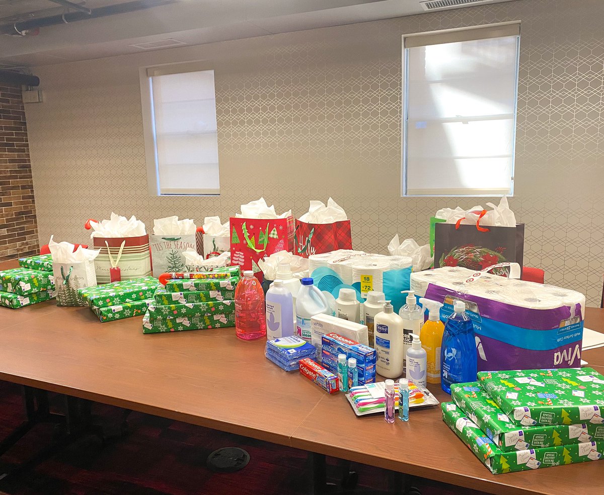 bankwithBOS's tweet photo. Our employees donated to support their communities and provide a family with presents and other necessities for the holidays. Thank you to all who contributed! #BOSCommunity https://t.co/T7jDmg6Kdz
