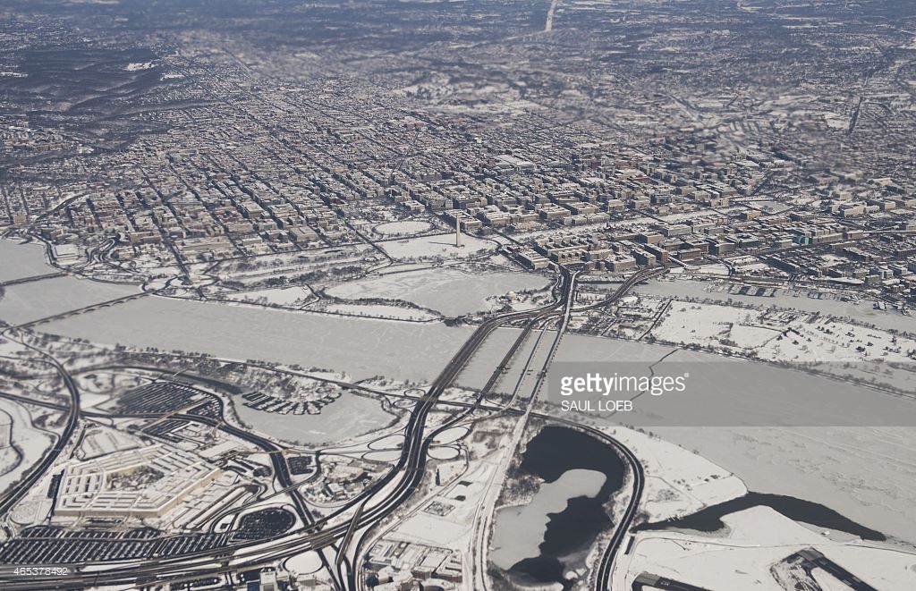 zippyman818's tweet photo. @TheNationalMall Happy Holidays! #NationalMall #Snow #BidenInaug https://t.co/GQEltITXza
