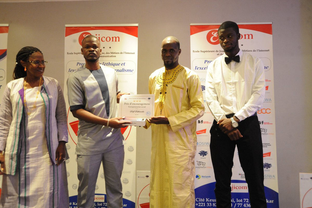 EEJmedias's tweet photo. #prixejicomdejournalisme @ejicomofficiel @AshokaAfriqueFr 
Catégorie Innovation et entreprenariat social &amp; solidaire parrainée par Ashoka Sahel : Prix d’encouragement à Salif Sakhanokho (PressAfrik) https://t.co/eOKOY2hjgb