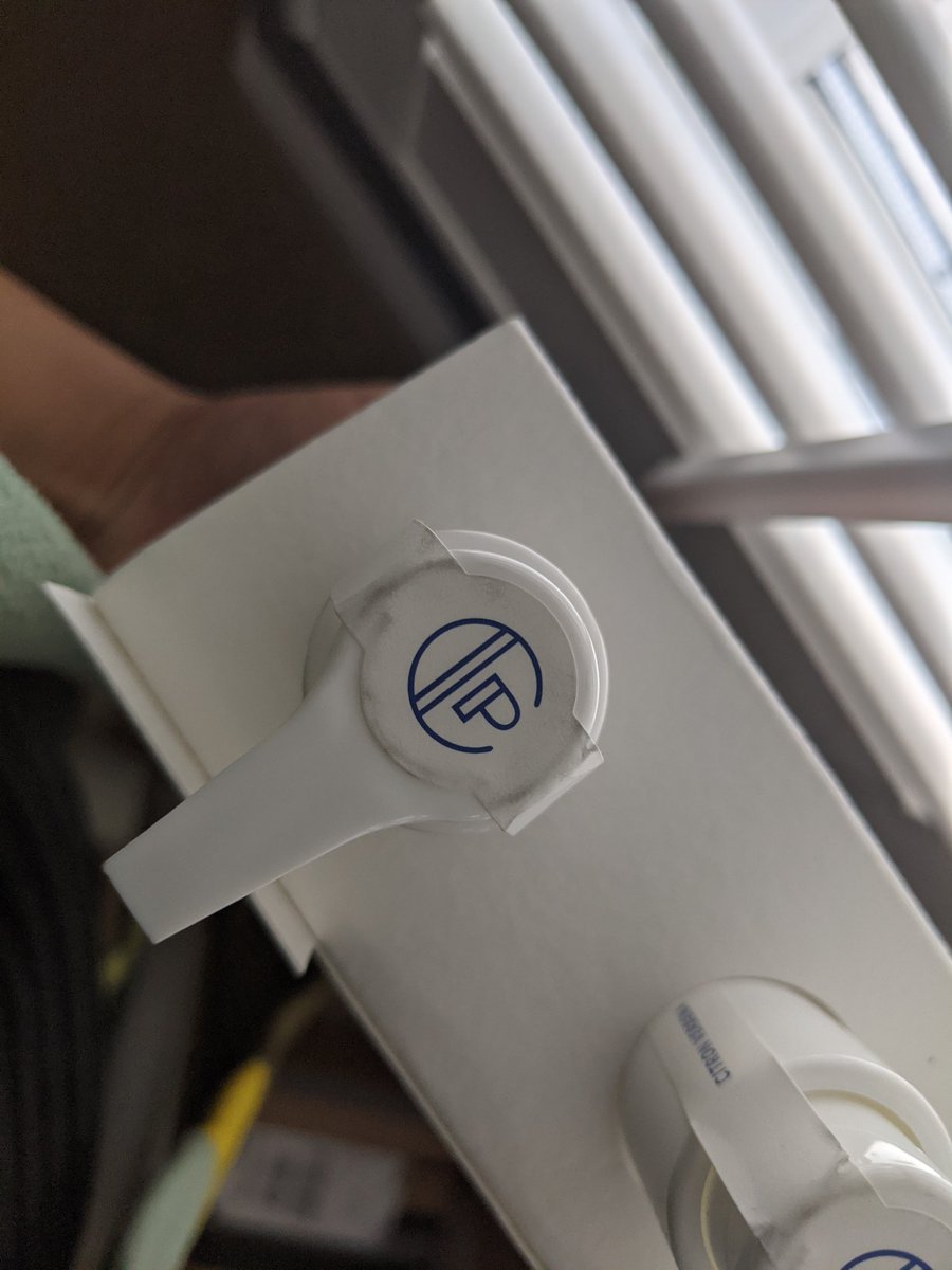 spitzschnauzer's tweet photo. Appreciate your efforts of sending this replacement @ClausPorto but I'm curious to know how these have passed quality control? 🤔 https://t.co/yXVfb7YViG