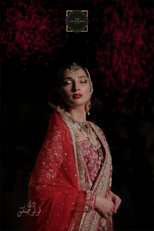 TFotojenix's tweet photo. Alicia khan for #TheHouseOfKamiarRokni
#PFDC #PLBW19 #pfdclorealparisbridalweek #BridalCouture #Fashion #Lifestyle #photography #PhotographyIsArt  #fashionvideos #fashionphotography #thefotojenix @PFDCOfficial #AliciaKhan https://t.co/GZkmXiiJKG