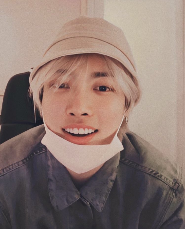 hongjoong's beautiful smile to make your day happy ; a thread ♡