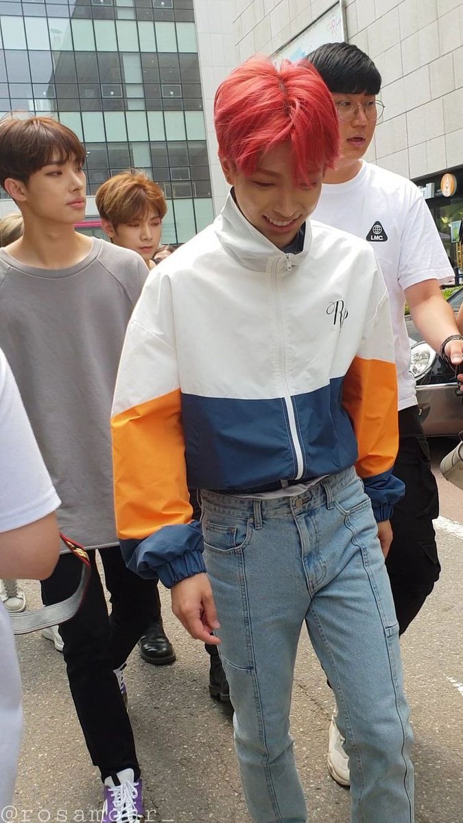 hongjoong's beautiful smile to make your day happy ; a thread ♡