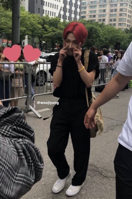 hongjoong's beautiful smile to make your day happy ; a thread ♡