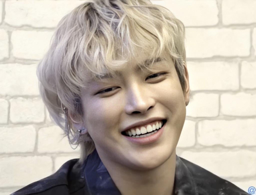 hongjoong's beautiful smile to make your day happy ; a thread ♡