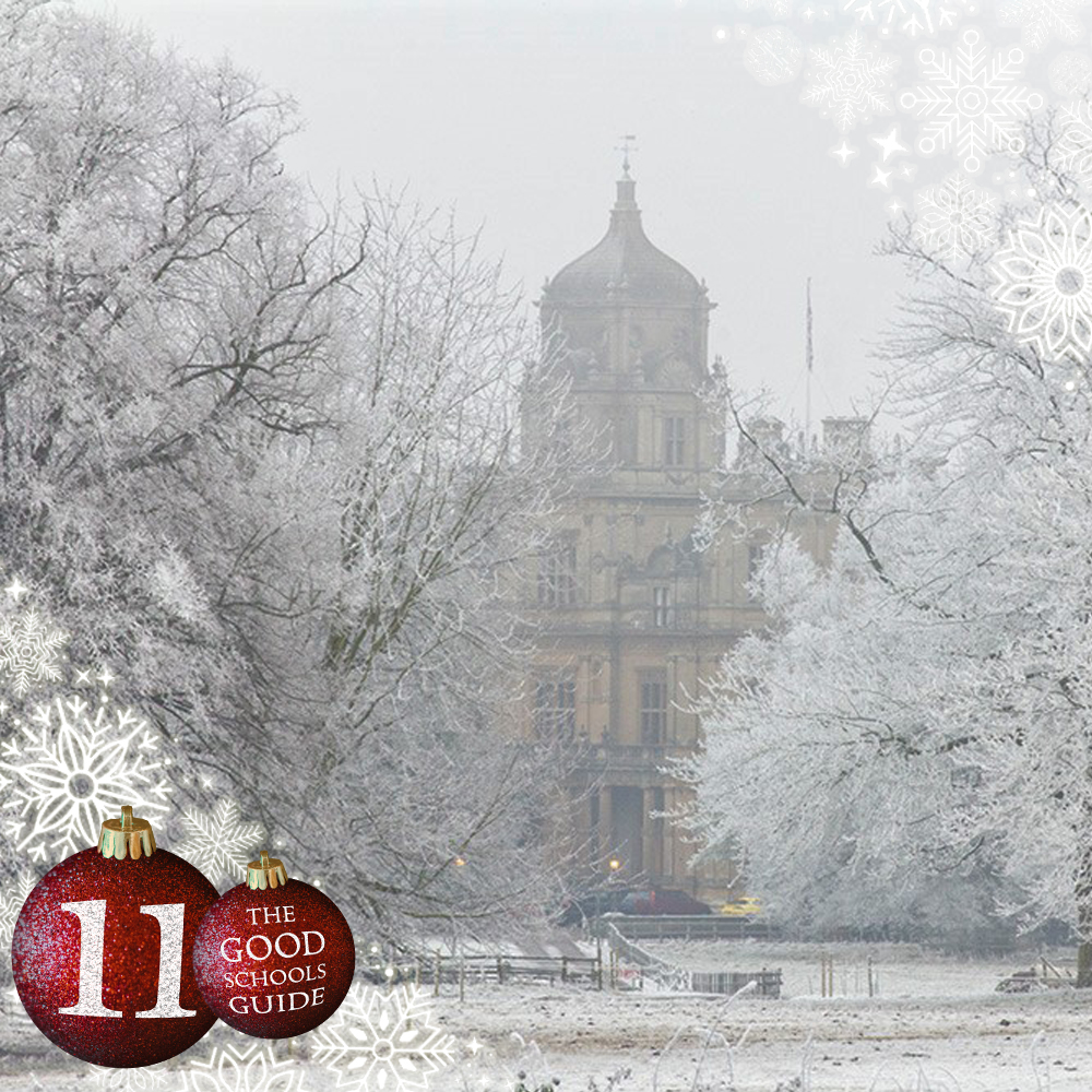 The penultimate day of #12SchoolsOfChristmas takes us to this beautiful snow scene <a href="/WestonbirtSch/">Westonbirt School</a>  in #Gloucestershire which is celebrating its first Christmas as a fully co-educational school.🎄
 Follow the link to read their brand new review for free: bit.ly/3mnaDer