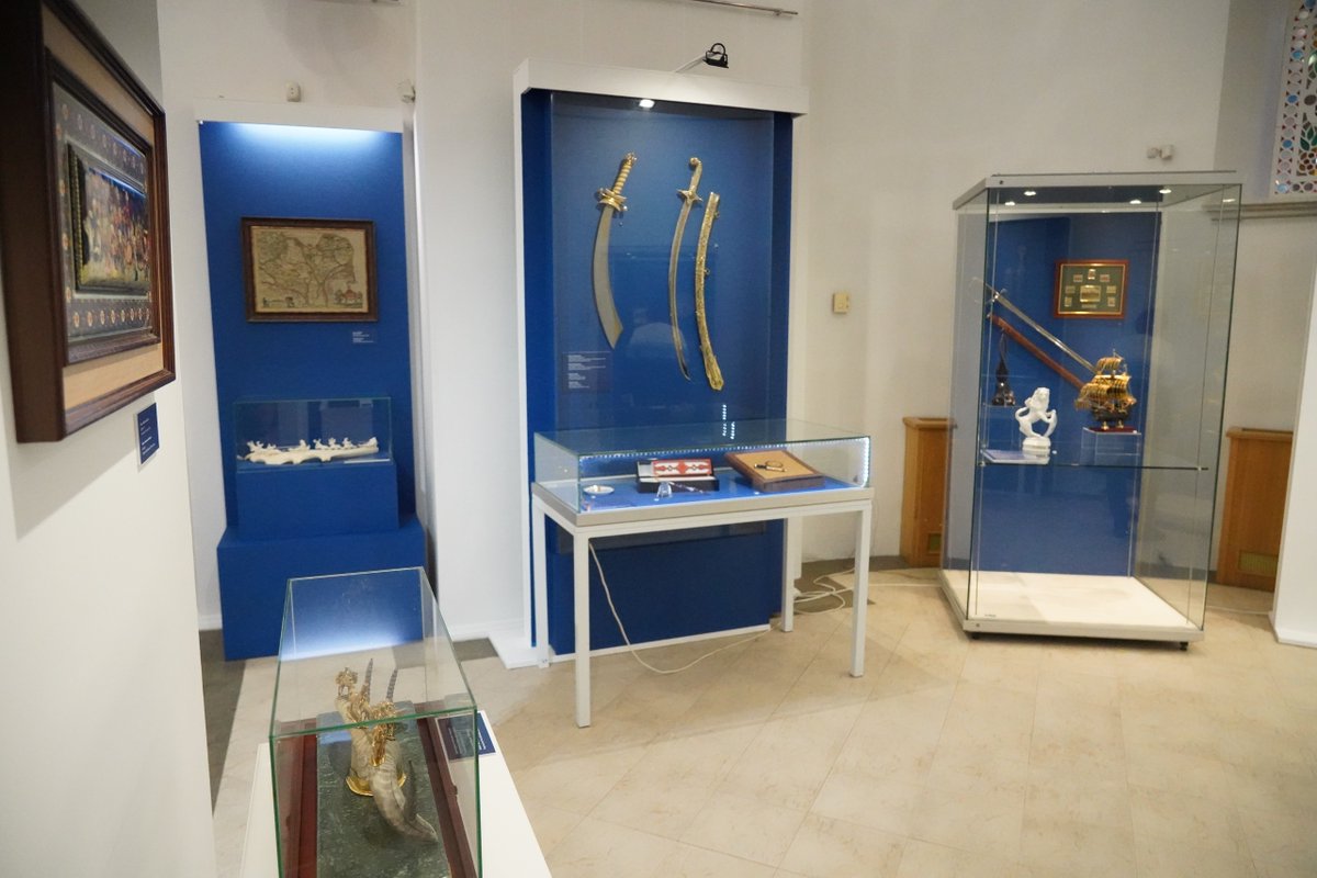 22 декабря состоялось открытие новой выставки «Открытый миру» в выставочном зале Музея истории государственности татарского народа и Республики Татарстан.

Подробнее - kazan-kremlin.ru/exhibition/otk…