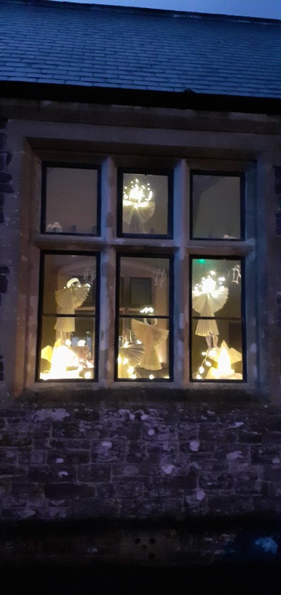 StDavCathLib's tweet photo. #AngelTrail👼 #ChristmasIsNotCancelled 🎄

There are angels all around in the Cathedral Close and Quickwell Hill #StDavids ... some are visible at the moment ...

Look out for them when out for a walk
 
#DarknessIntoLight 🕯️ #DywyllwchIOleuni 🕯️ https://t.co/EypBOGGWzn