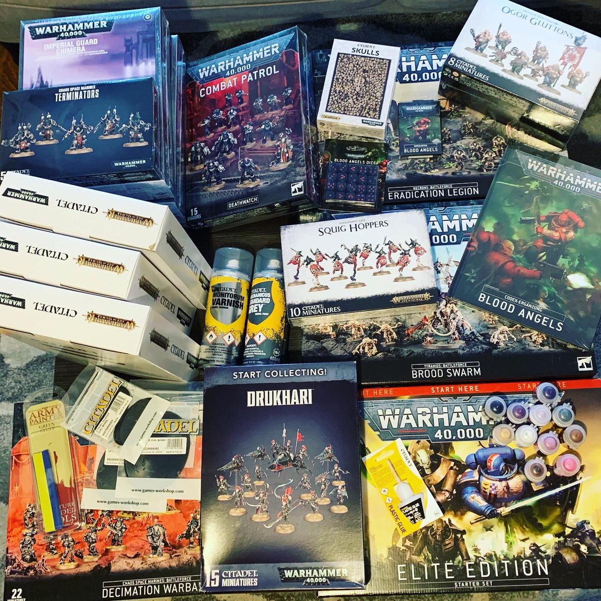 geek_tabletop's tweet photo. A lot of fancy stuff arrived today! This is going to be a great christmas 😁
#gamesworkshop #game #games #gamer #nerd #nerdstuff #geek #geekstuff #nerdlife #nerdy #tabletop #tabletopgames #tabletopgaming #warhammer #warhammer40k #orks #bloodangels #drukhari #spacemarines #necrons https://t.co/2OArfphok2