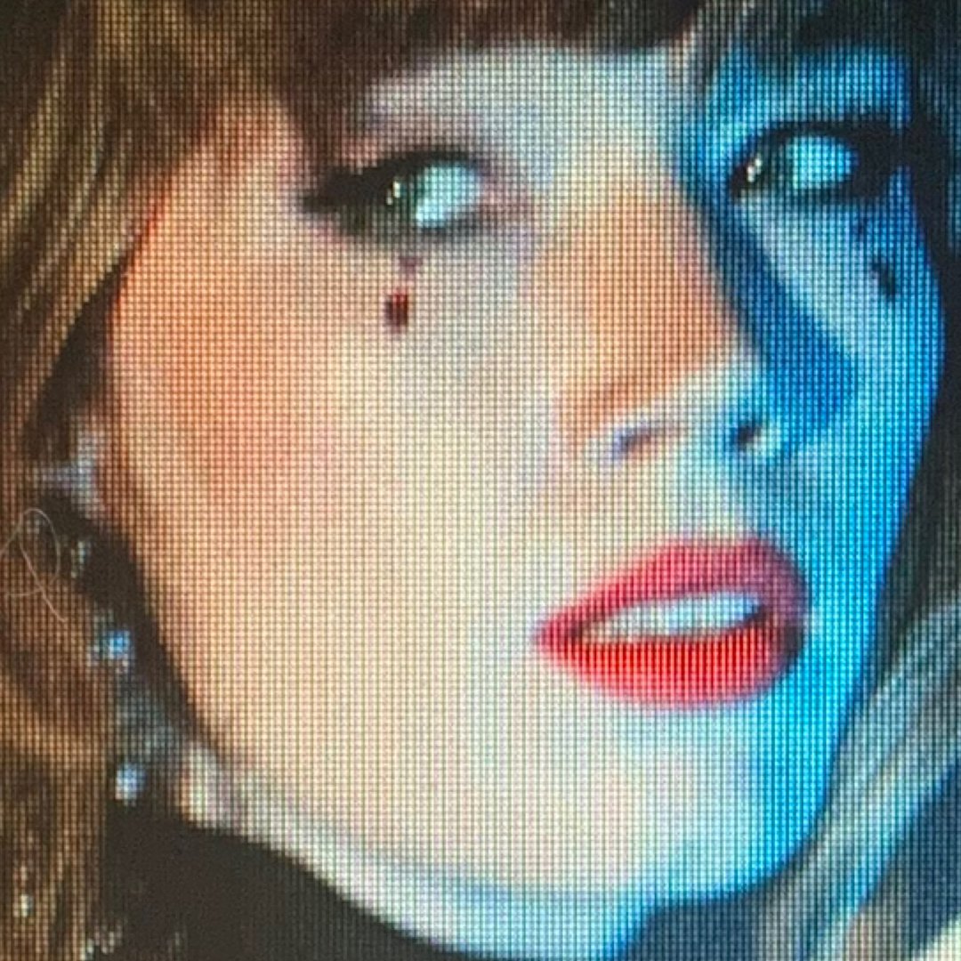 When you cut your own fringe 💇🏼‍♀️

Photography