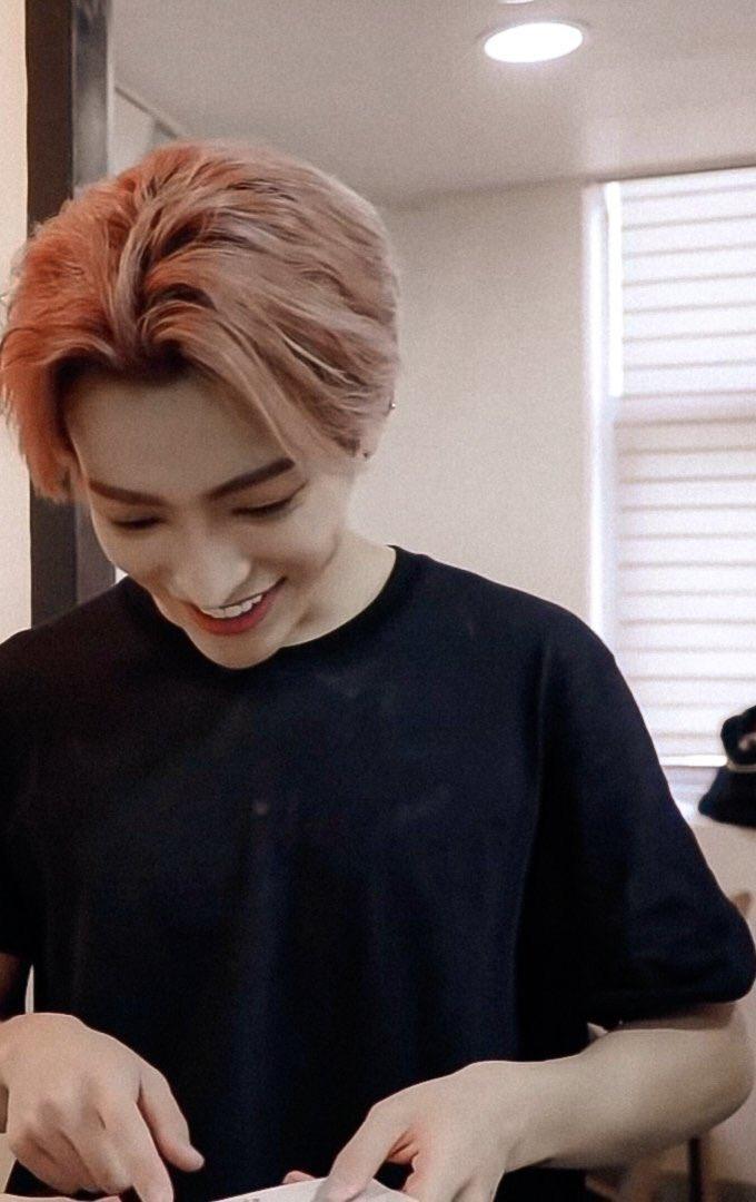 hongjoong's beautiful smile to make your day happy ; a thread ♡