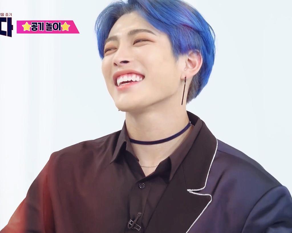 hongjoong's beautiful smile to make your day happy ; a thread ♡