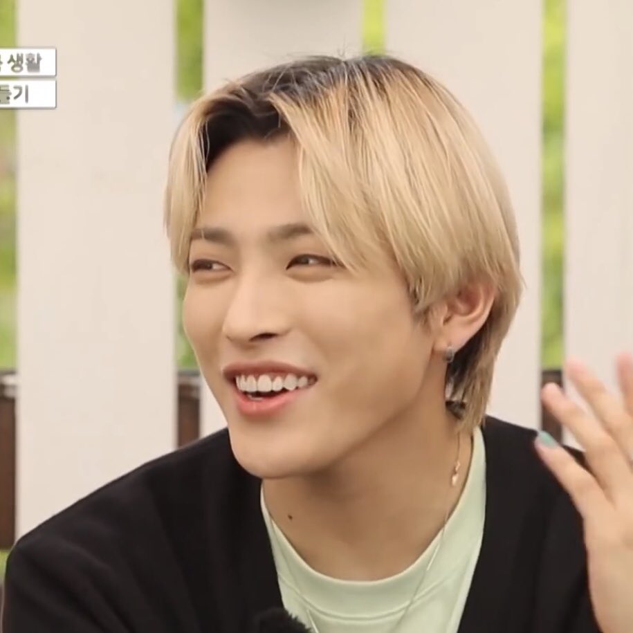 hongjoong's beautiful smile to make your day happy ; a thread ♡