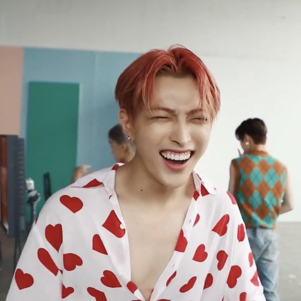 hongjoong's beautiful smile to make your day happy ; a thread ♡