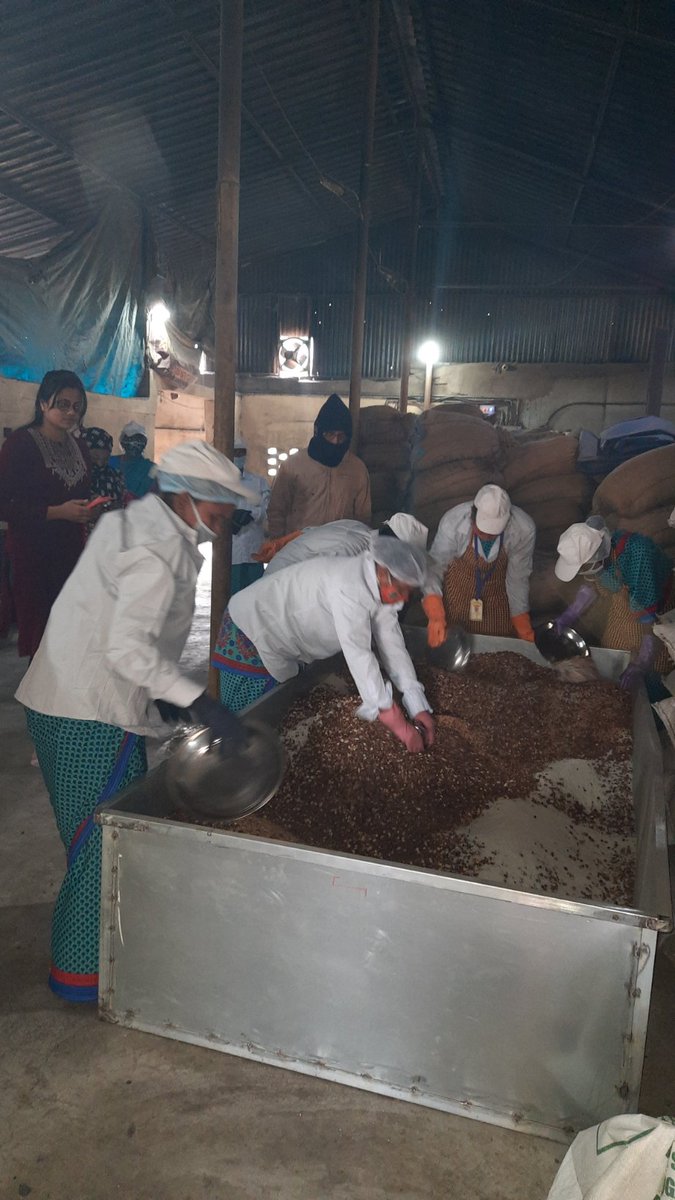 BonthIcds's tweet photo. #THR_mixing 
THR mixing is done by members of Maa Mantra Basuli WSHG,Alamanga on #fixed_day in presence of CDPO, LS and BPC of ICDS project Bonth. 
@BhadrakDswo @DM_Bhadrak https://t.co/SXGnRxiIus