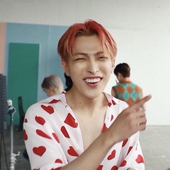 hongjoong's beautiful smile to make your day happy ; a thread ♡