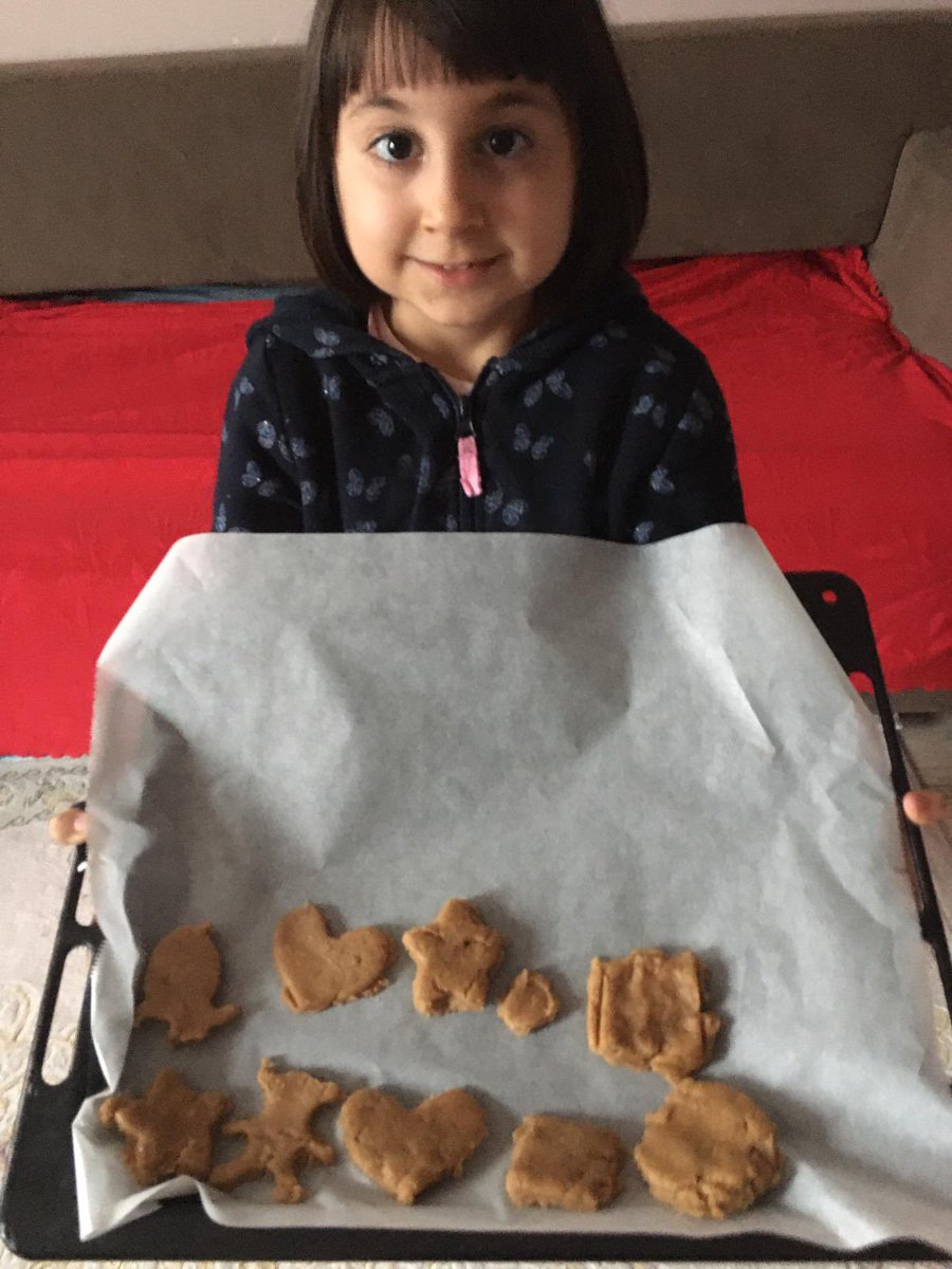 Edapak3447's tweet photo. 1/B Sınıfı, Ekoloji Öğretmenimiz @YakupFBzkrt ile geçen hafta yaptıkları kurabiye kavanozlarının içini doldurmak için bu hafta “Gingerbread” hazırladılar 🍪⛄️🎉
@DogaOkullari @nazli10er @CevizlibagDoga @siyahhan_nurdan @OzgeAltunkanat https://t.co/9ph9eUSiPi