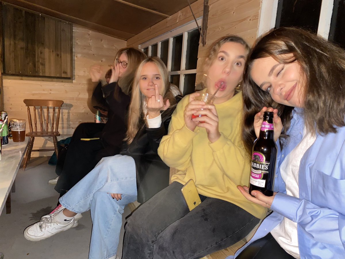 alana tweet media