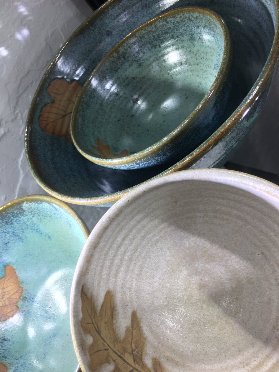 studio11hull's tweet photo. Just one ☝️ more! Open till 3pm today!! Here’s a set of speckled SW blue bowls with 🍂 details by our #studiomember #KjerstiEmberton otherwise know as @sessaceramics - great 👍 #gifts #supportsmallbusiness #supportbritishartists @FruitMarketHull https://t.co/8Ygekuq1E8