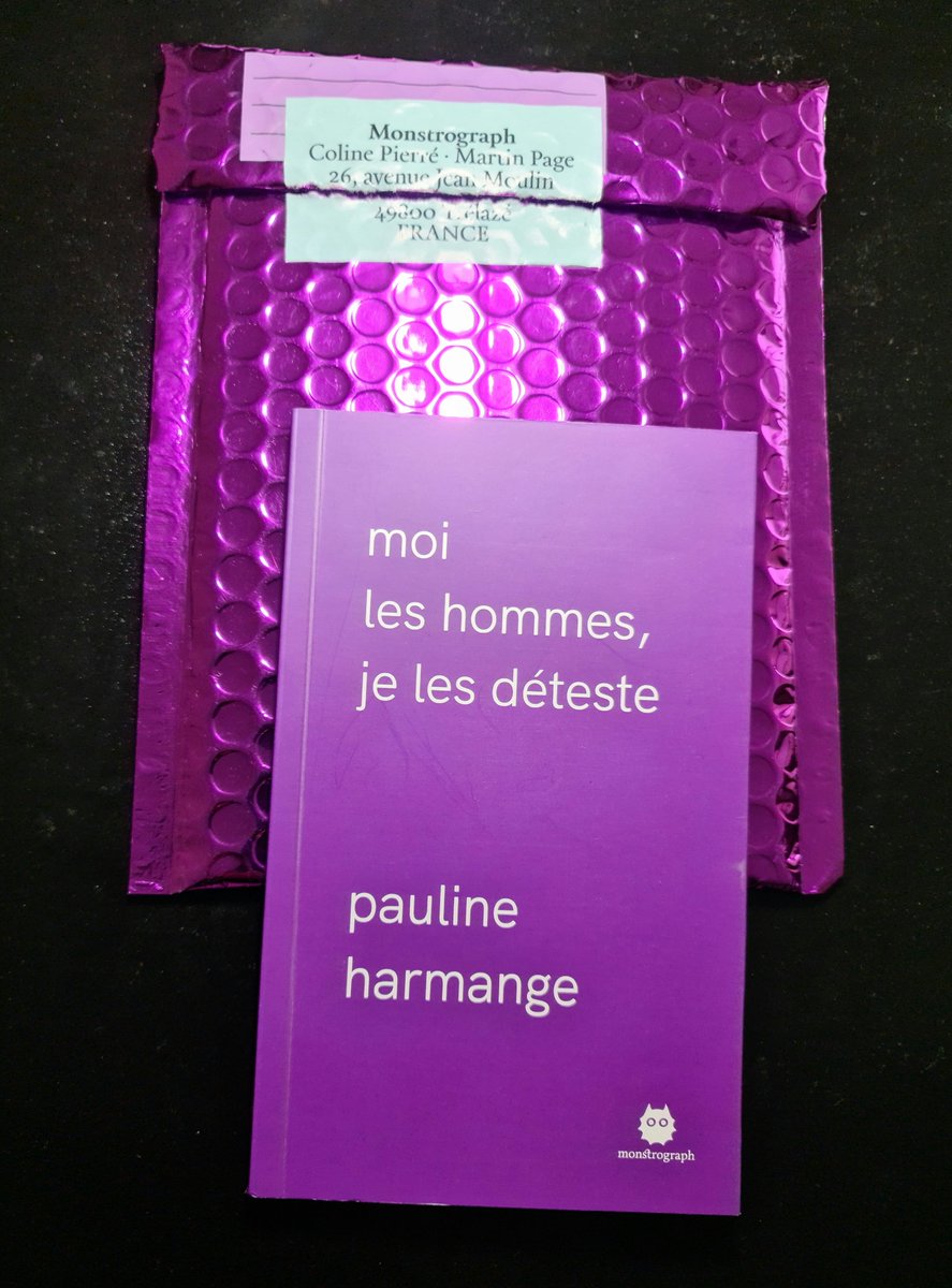 translationhist's tweet photo. Xmas came early for me. Thank you!! #Monstrograph, Coline & @mrtnpage for @aPaulineR 's book. I read aloud 2-3 chapters (in French) every evening, such a great little book. Je joins le club :) https://t.co/WC6vg4tye2