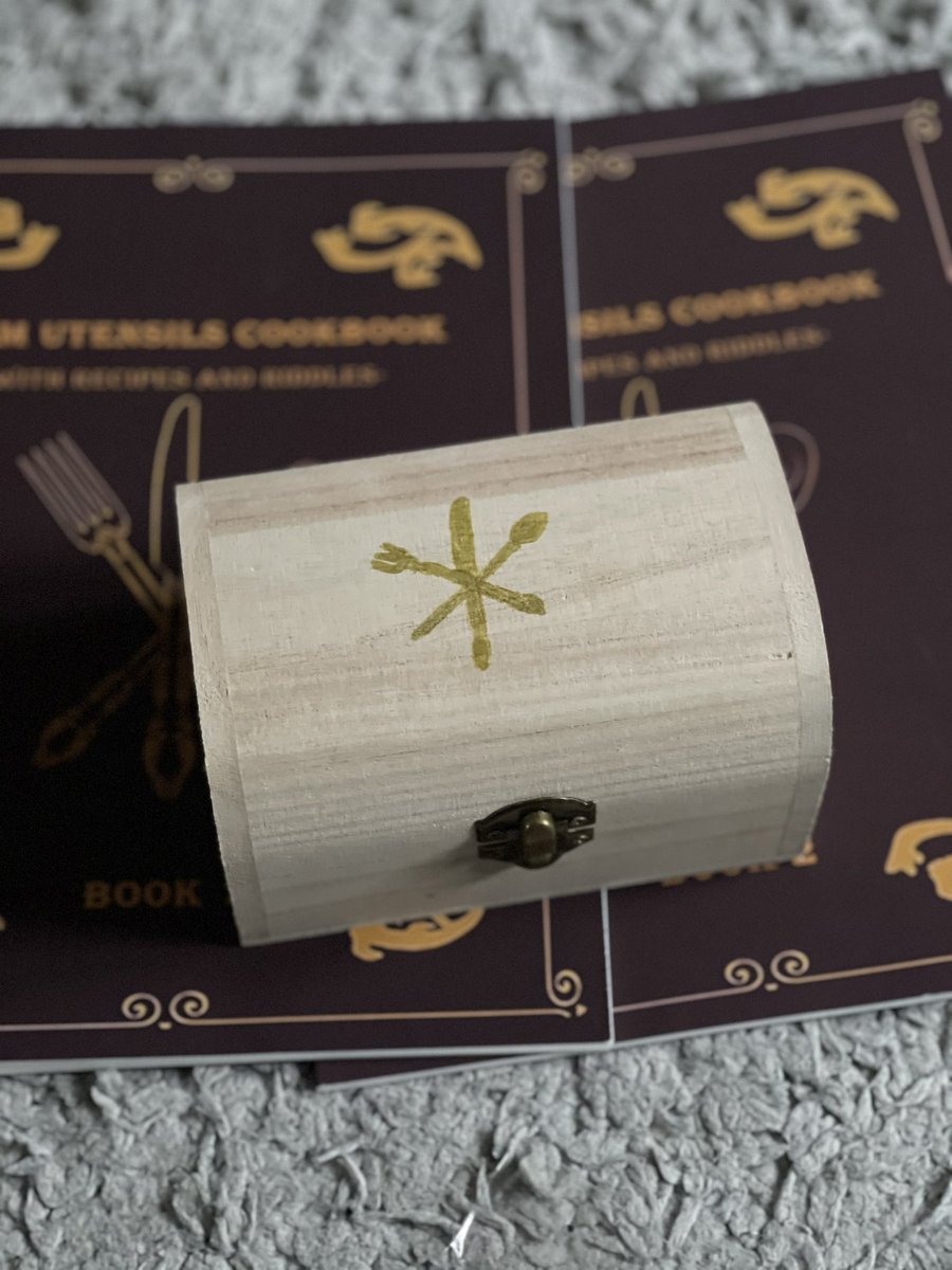 susankmann's tweet image. Finished little Miss #justaddmagic Xmas gift. I made her a magical cooking box, complete with recipes &amp;amp; ingredients. (sprinkles &amp;amp; baking) Plus a morbium seed (clove) to bring the magic to life. She loves the show &amp;amp; the books. Here’s hoping she loves this. @CindyCallaghan #kidlit