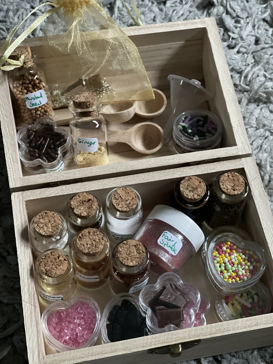 susankmann's tweet image. Finished little Miss #justaddmagic Xmas gift. I made her a magical cooking box, complete with recipes &amp;amp; ingredients. (sprinkles &amp;amp; baking) Plus a morbium seed (clove) to bring the magic to life. She loves the show &amp;amp; the books. Here’s hoping she loves this. @CindyCallaghan #kidlit