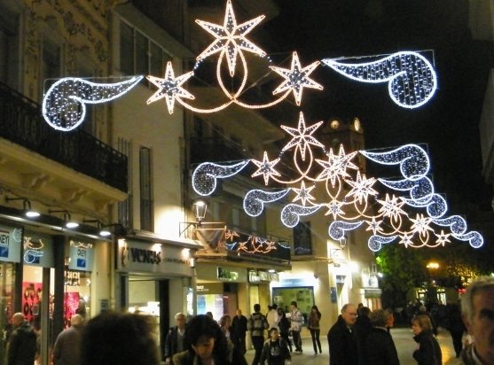 Us desitgem un bon Nadal i un Any Nou amb més #salut, més #igualtat i respecte als #drets de totes les persones.
Cuideu-vos!