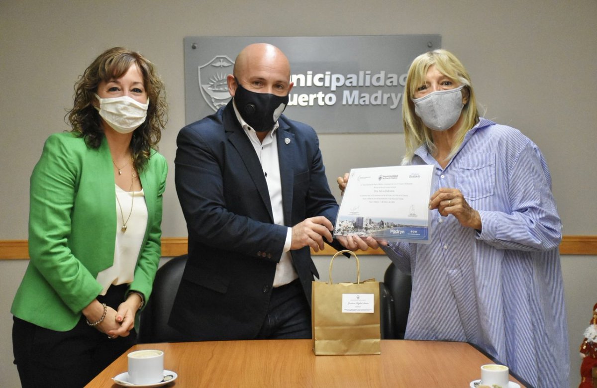 Chubut en Línea - Noticias
Sastre analizó en Madryn programas de nutrición articulados con deportes, educación y salud chubutenlinea.com/noticias/sastr…
